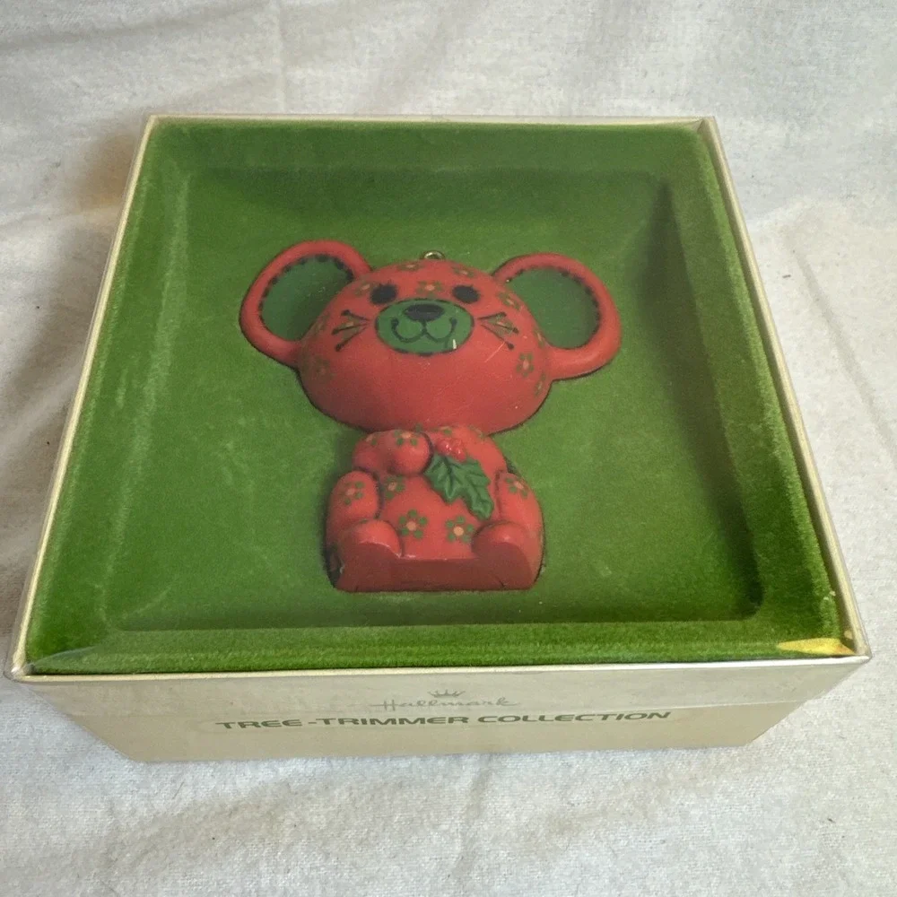 Vintage Hallmark Tree Trimmer Christmas Calico Mouse Ornament 3.5